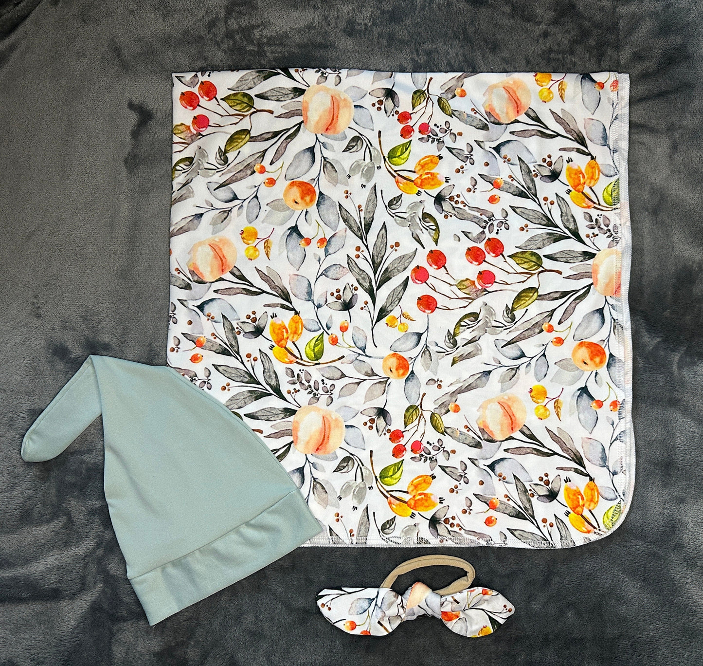 Embroidered baby hat with swaddle set, newborn gift, Baby shower, baby blanket, matching set, personalized baby name gift, nursery, baby bow