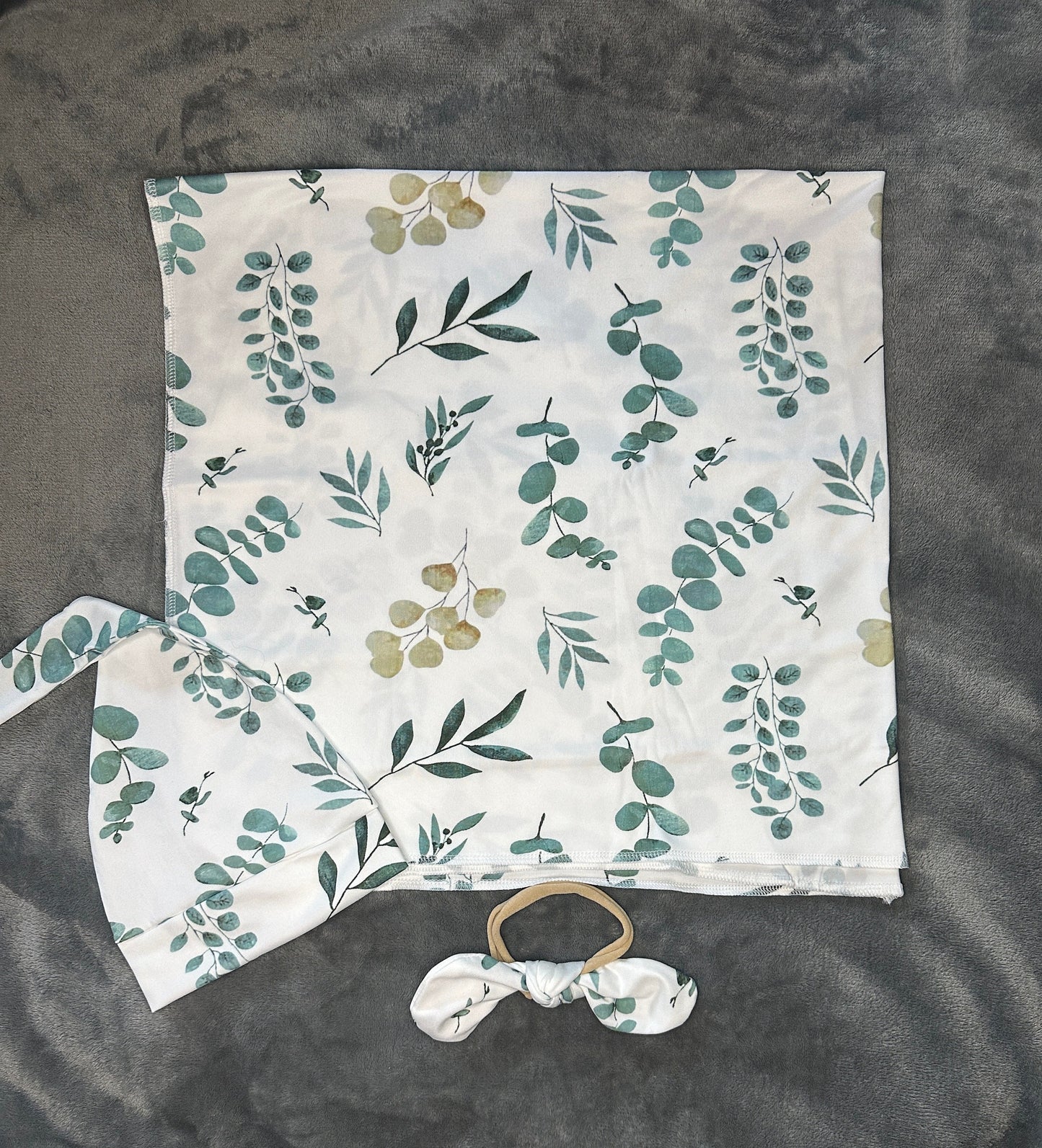 Embroidered baby hat with swaddle set, newborn gift, Baby shower, baby blanket, matching set, personalized baby name gift, nursery, baby bow